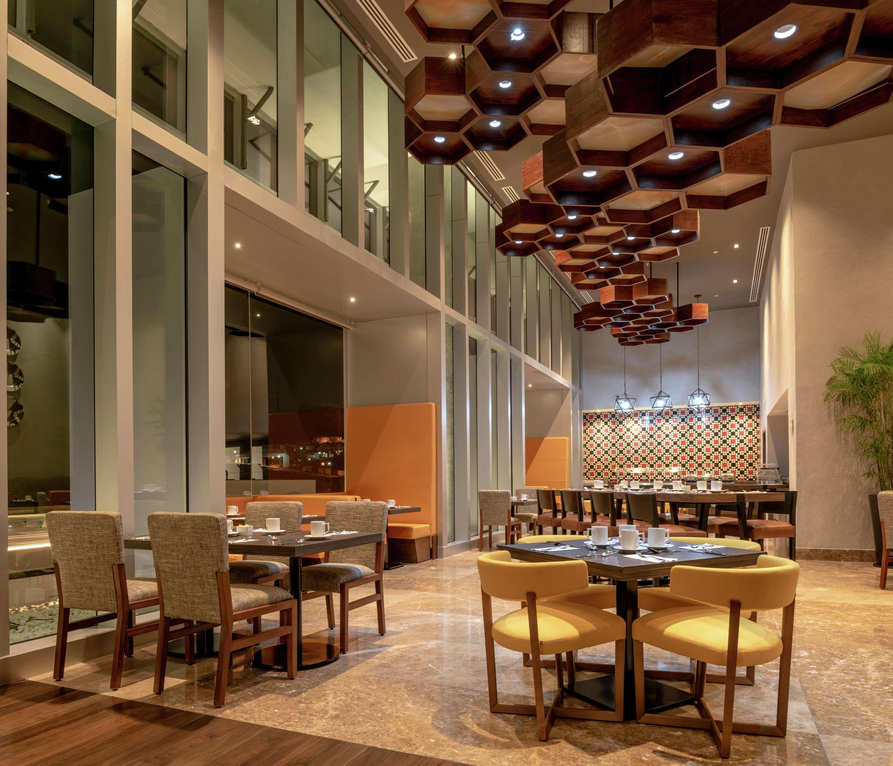 Hilton Garden Inn Chihuahua Exterior photo